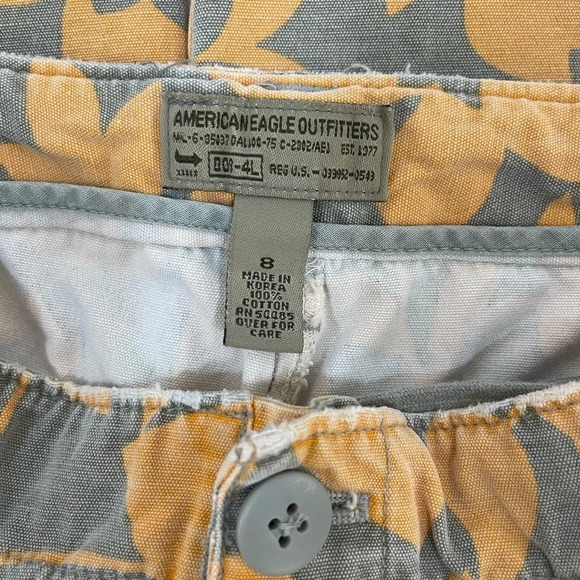 American Eagle vintage cropped floral gray/yellow pants 8 - Picture 3 of 4